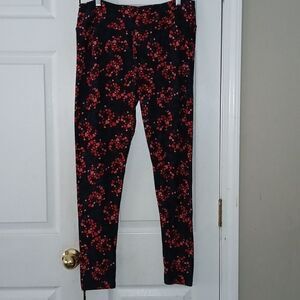 Lularoe  cluster hearts turquoise pink red black leggings  Sz Tall & Curvy